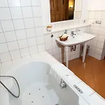 Ξενοδοχείο Leonardo 3*