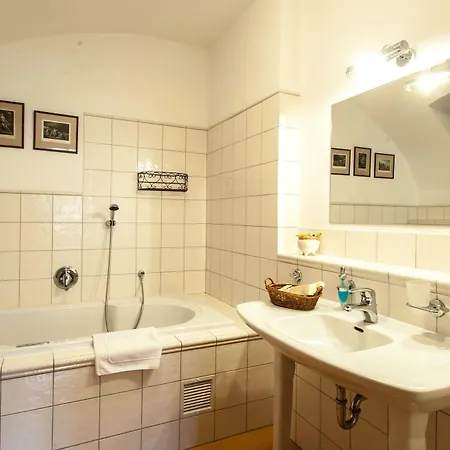 Hotel Leonardo